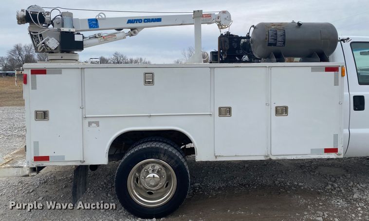 image for item JN9160 2003 Ford F450 Super Duty XL  utility / service truck