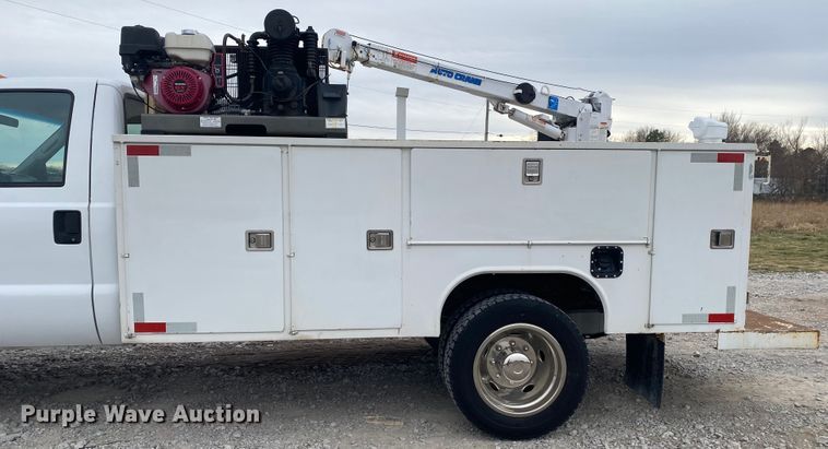 image for item JN9160 2003 Ford F450 Super Duty XL  utility / service truck