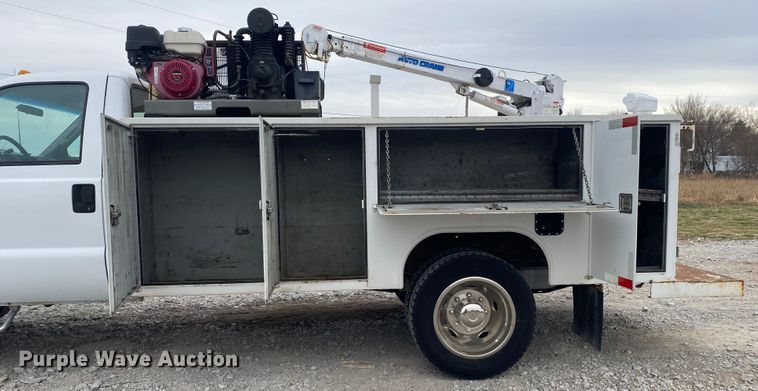 image for item JN9160 2003 Ford F450 Super Duty XL  utility / service truck