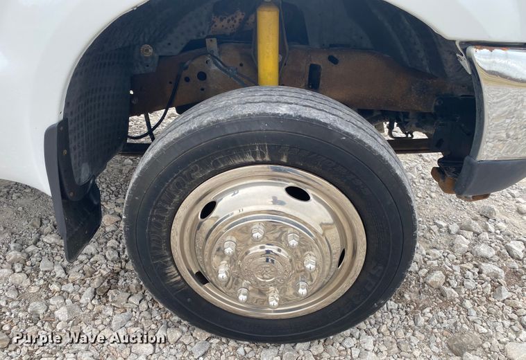 image for item JN9160 2003 Ford F450 Super Duty XL  utility / service truck