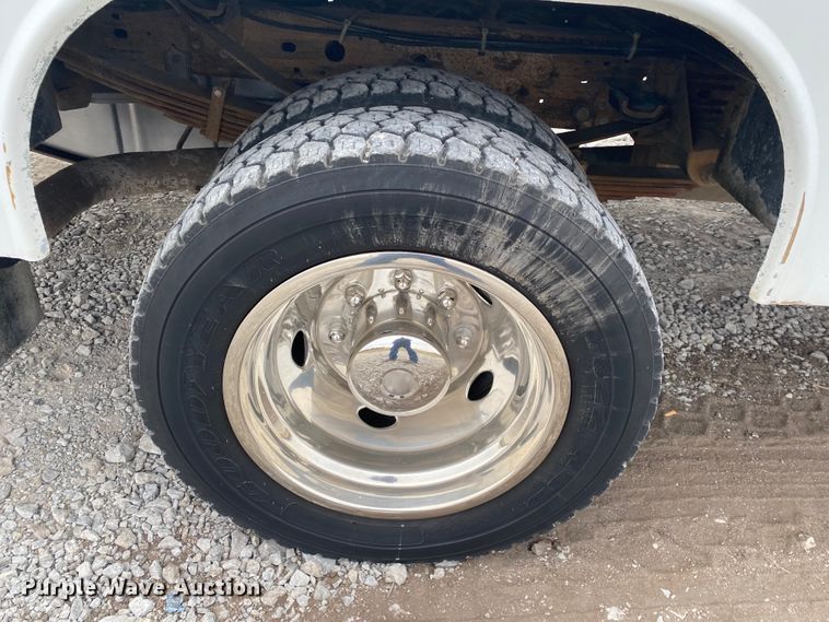 image for item JN9160 2003 Ford F450 Super Duty XL  utility / service truck