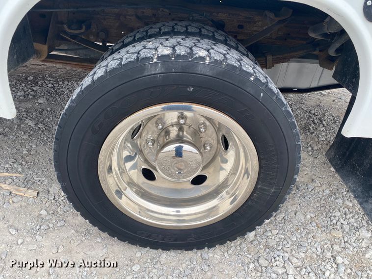 image for item JN9160 2003 Ford F450 Super Duty XL  utility / service truck