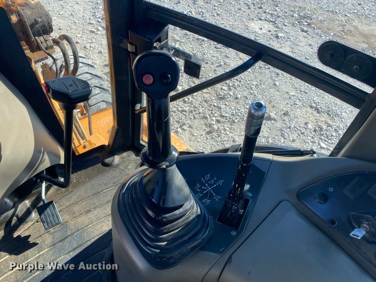 image for item JN9170 2006 Case 580 Super M  backhoe