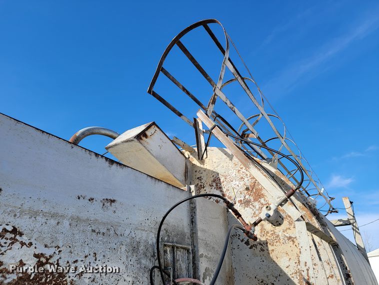 image for item JP9053 Cement silo