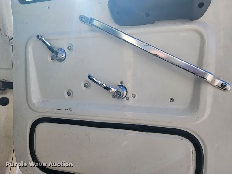 image for item JP9055 1995 Ford L8000  crane truck