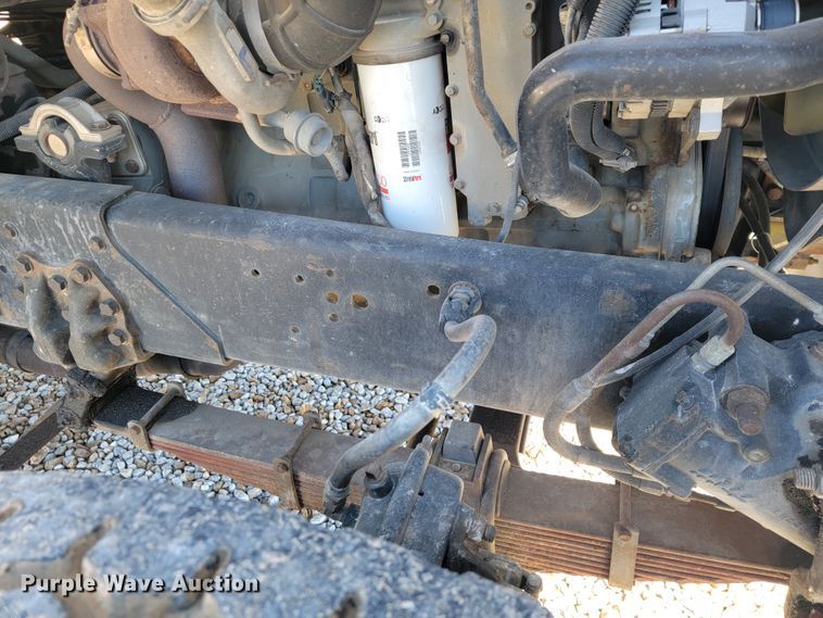 image for item JP9055 1995 Ford L8000  crane truck