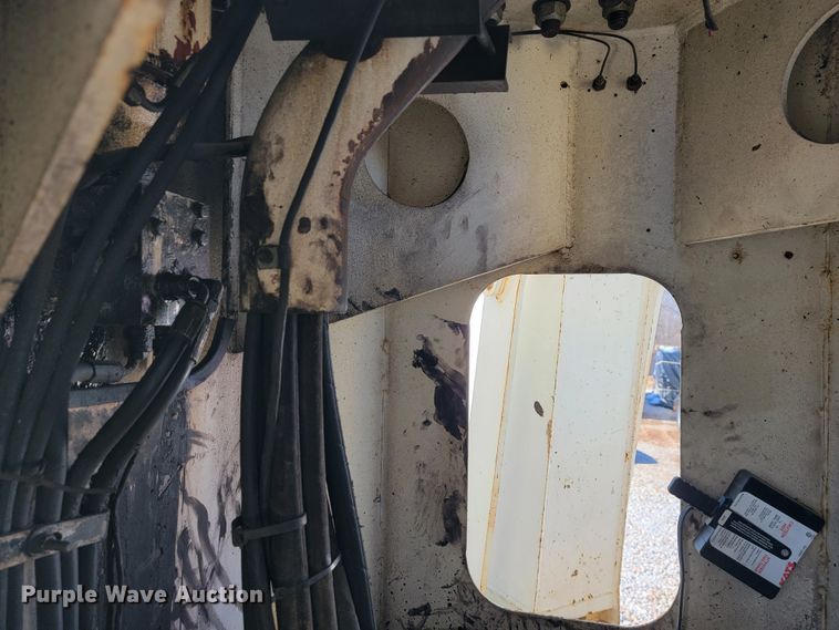 image for item JP9055 1995 Ford L8000  crane truck