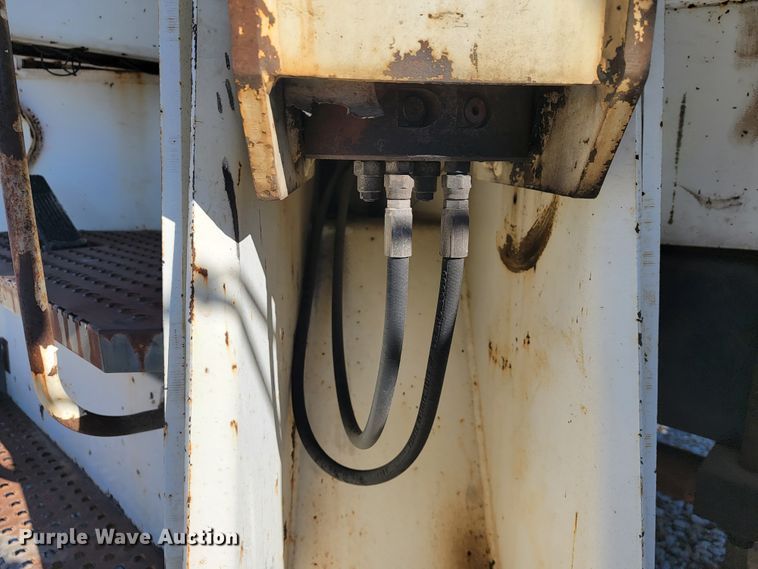 image for item JP9055 1995 Ford L8000  crane truck