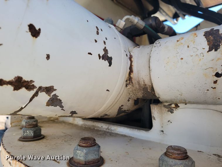 image for item JP9055 1995 Ford L8000  crane truck