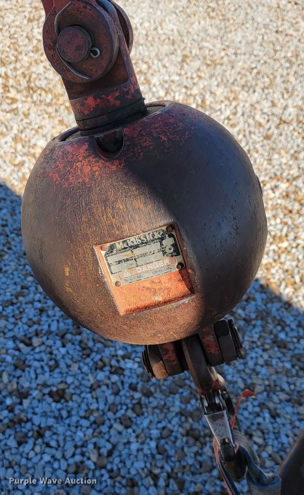 image for item JP9055 1995 Ford L8000  crane truck