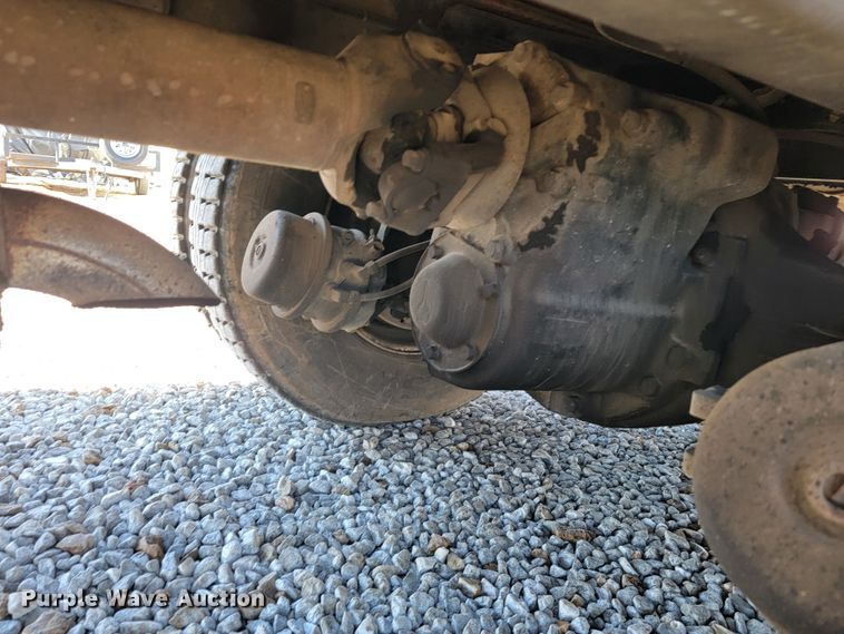 image for item JP9055 1995 Ford L8000  crane truck