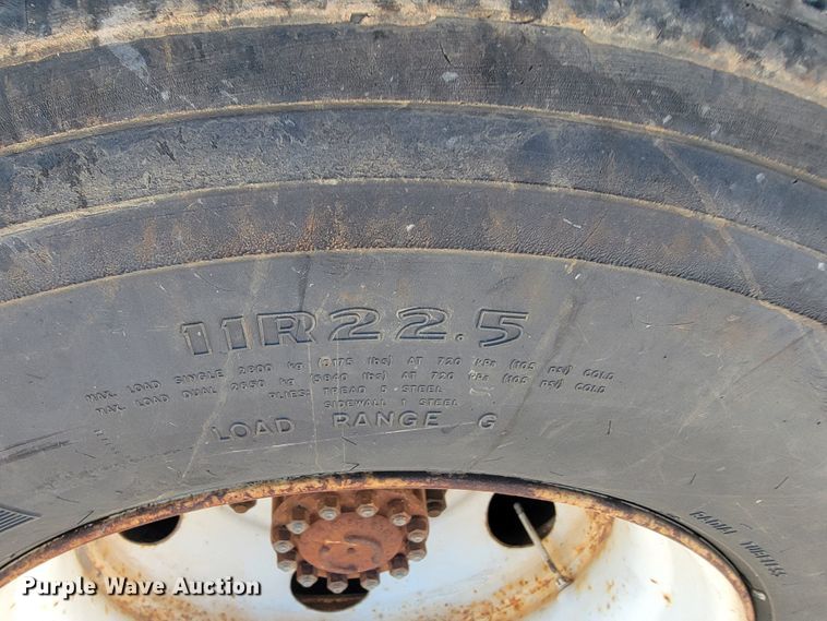 image for item JP9055 1995 Ford L8000  crane truck