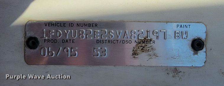 image for item JP9055 1995 Ford L8000  crane truck