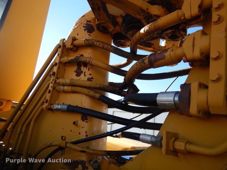 image for item KE9315 1977 Caterpillar 613B  elevating scraper