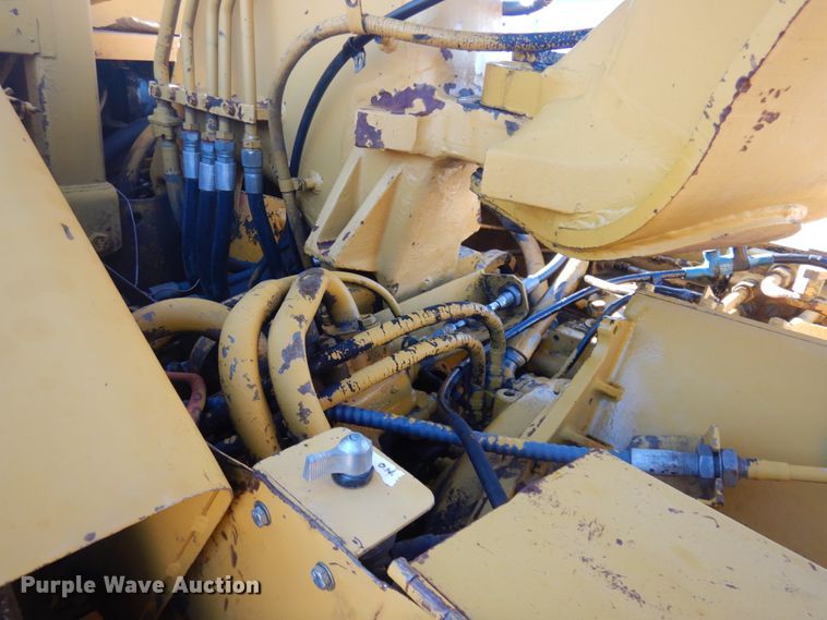 image for item KE9315 1977 Caterpillar 613B  elevating scraper