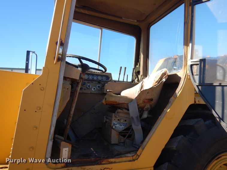 image for item KE9315 1977 Caterpillar 613B  elevating scraper