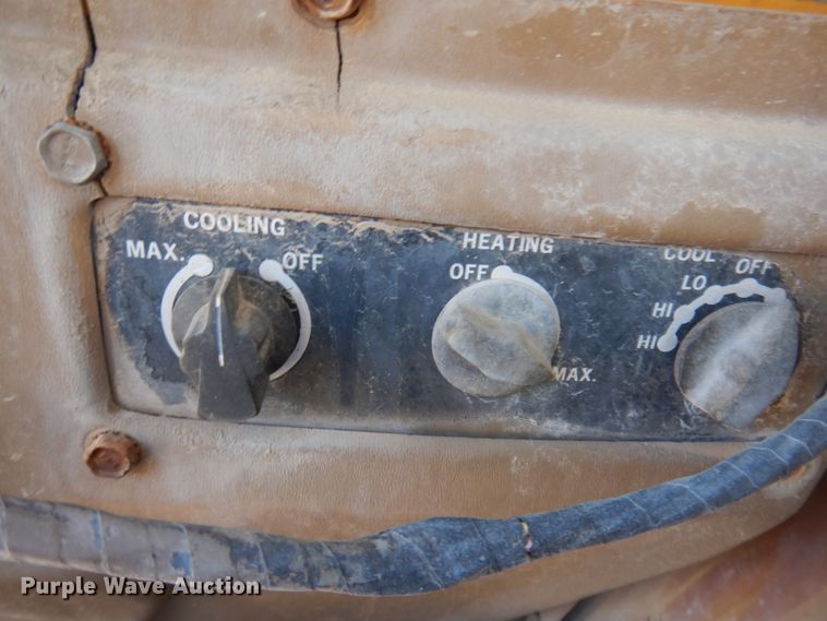 image for item KE9315 1977 Caterpillar 613B  elevating scraper