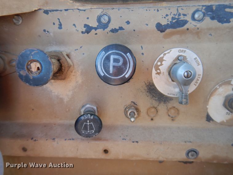 image for item KE9315 1977 Caterpillar 613B  elevating scraper