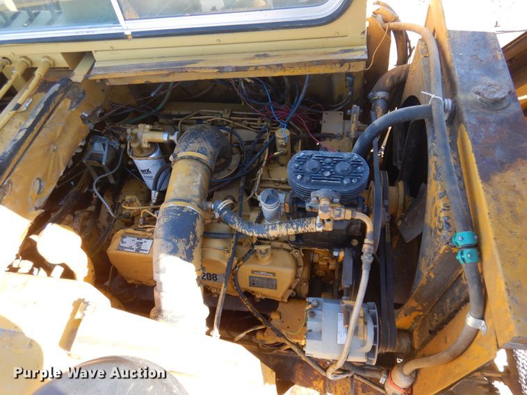 image for item KE9315 1977 Caterpillar 613B  elevating scraper