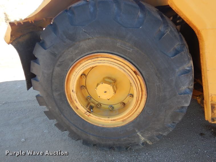 image for item KE9315 1977 Caterpillar 613B  elevating scraper