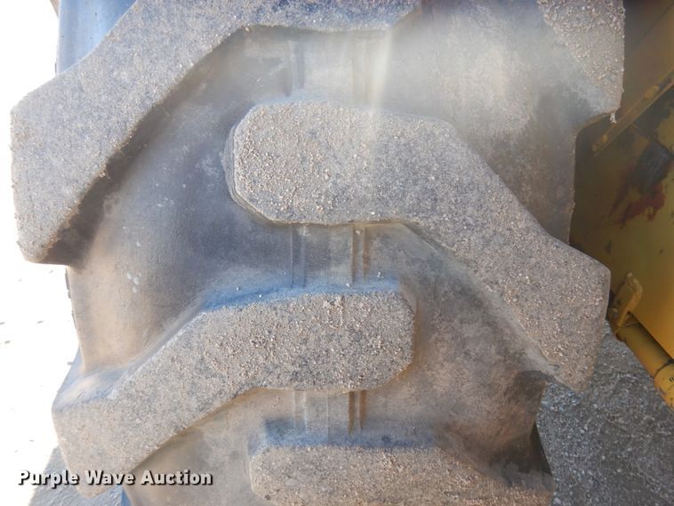 image for item KE9315 1977 Caterpillar 613B  elevating scraper