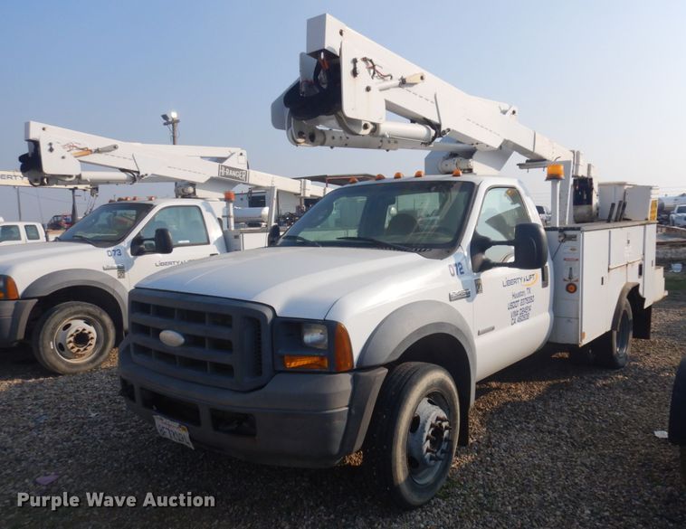 image for item KE9316 2005 Ford F450 Super Duty XL  bucket truck