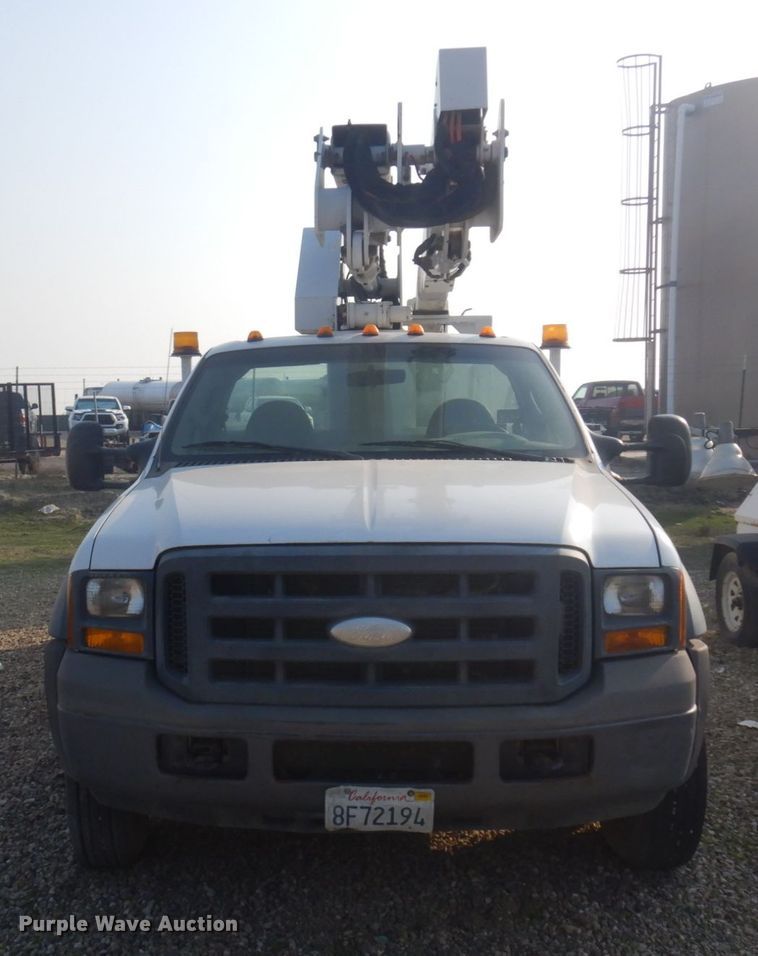 image for item KE9316 2005 Ford F450 Super Duty XL  bucket truck