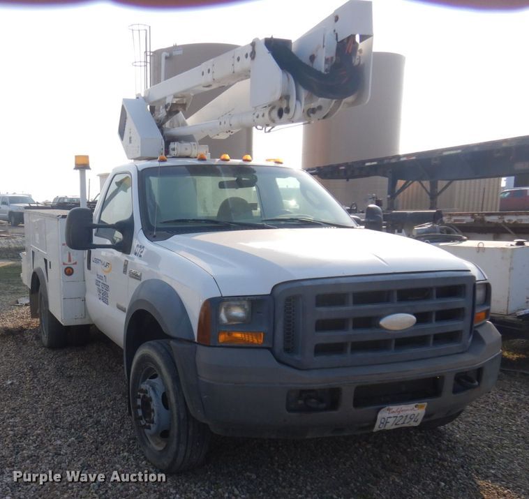 image for item KE9316 2005 Ford F450 Super Duty XL  bucket truck