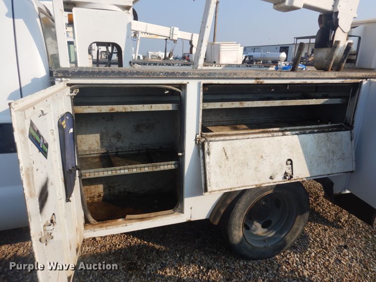 image for item KE9316 2005 Ford F450 Super Duty XL  bucket truck
