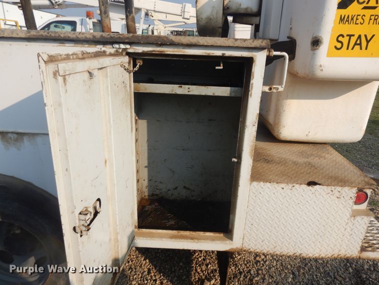 image for item KE9316 2005 Ford F450 Super Duty XL  bucket truck