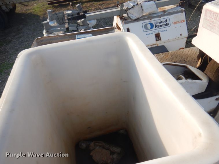 image for item KE9316 2005 Ford F450 Super Duty XL  bucket truck