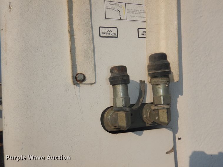 image for item KE9316 2005 Ford F450 Super Duty XL  bucket truck