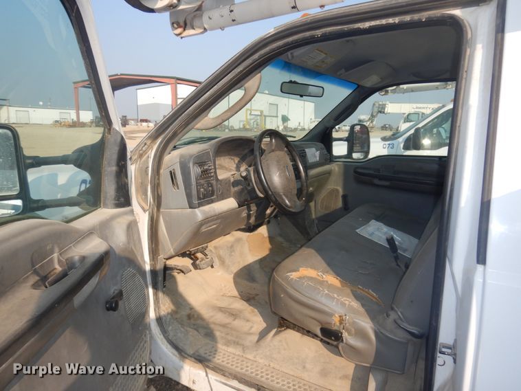 image for item KE9316 2005 Ford F450 Super Duty XL  bucket truck