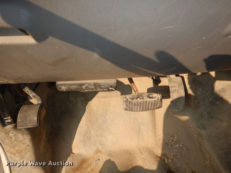 image for item KE9316 2005 Ford F450 Super Duty XL  bucket truck