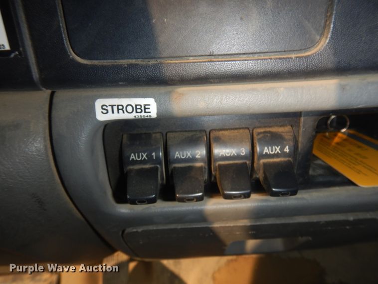 image for item KE9316 2005 Ford F450 Super Duty XL  bucket truck