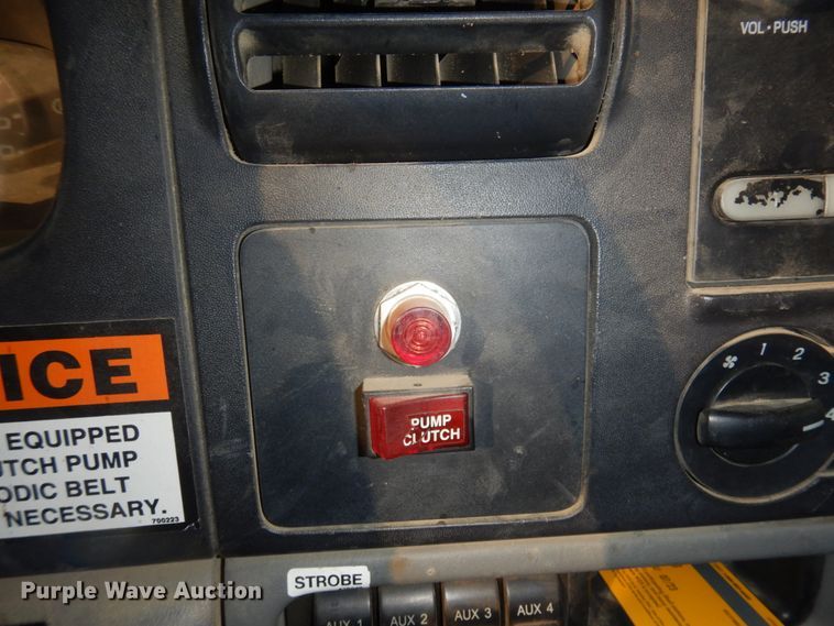 image for item KE9316 2005 Ford F450 Super Duty XL  bucket truck