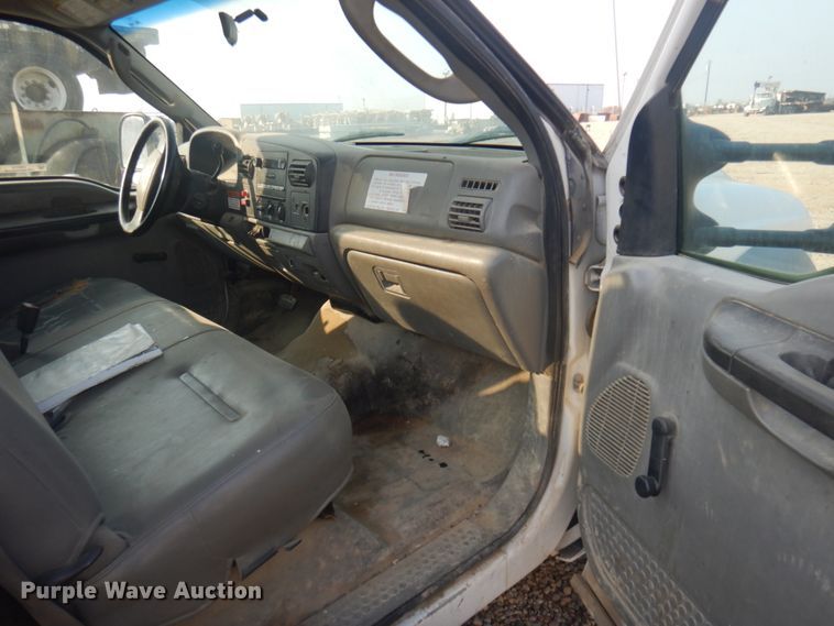 image for item KE9316 2005 Ford F450 Super Duty XL  bucket truck