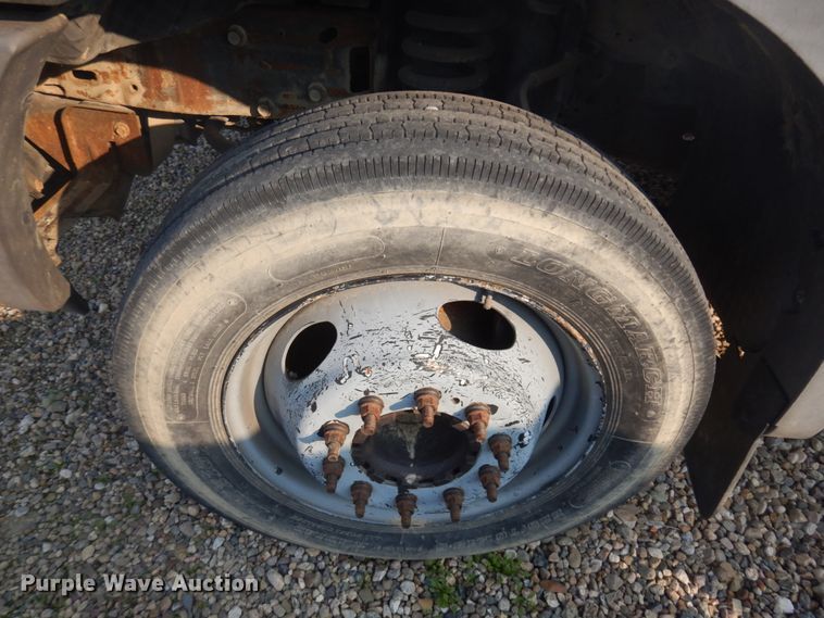 image for item KE9316 2005 Ford F450 Super Duty XL  bucket truck