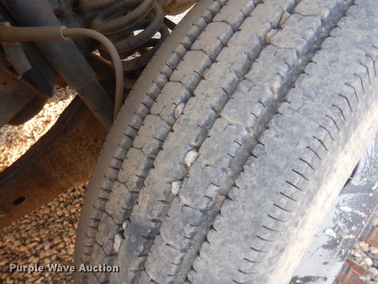 image for item KE9316 2005 Ford F450 Super Duty XL  bucket truck