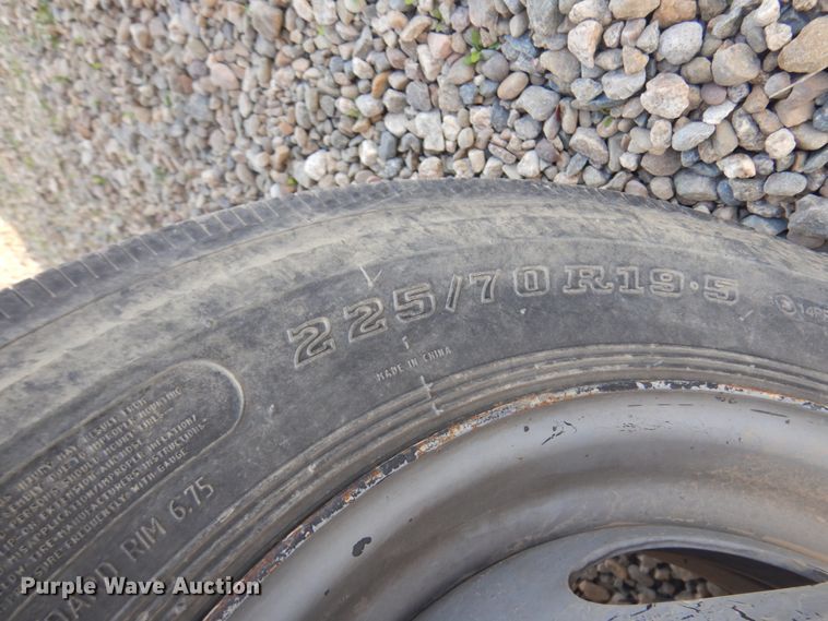 image for item KE9316 2005 Ford F450 Super Duty XL  bucket truck