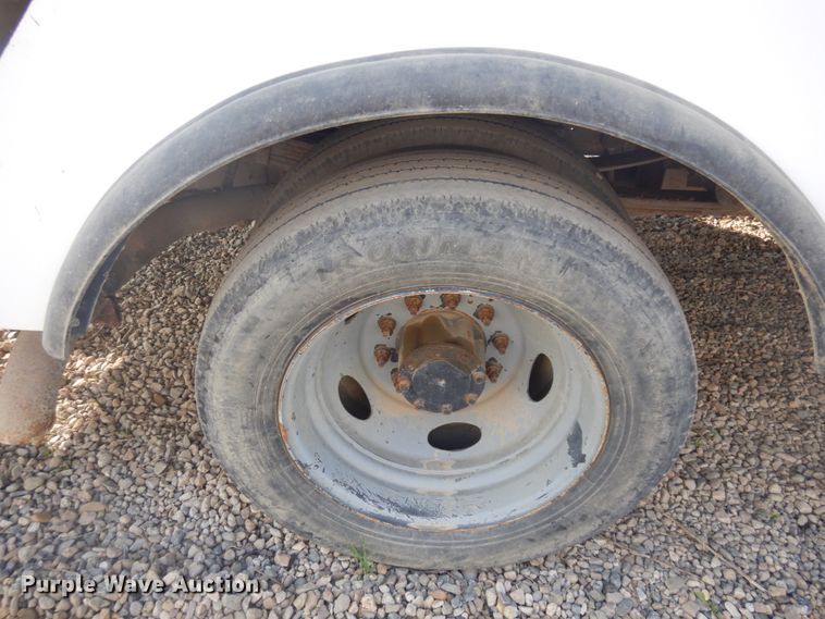 image for item KE9316 2005 Ford F450 Super Duty XL  bucket truck