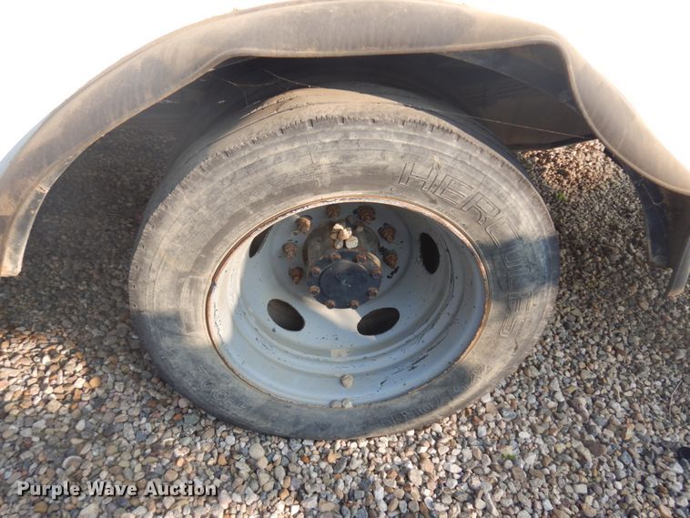 image for item KE9316 2005 Ford F450 Super Duty XL  bucket truck