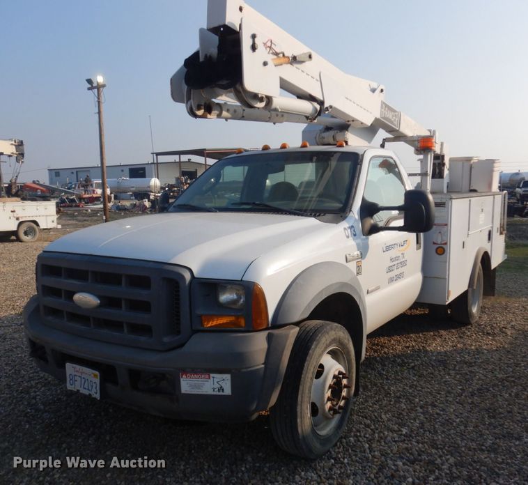image for item KE9317 2005 Ford F450 Super Duty XL  bucket truck