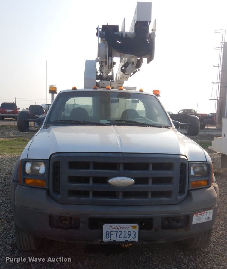 image for item KE9317 2005 Ford F450 Super Duty XL  bucket truck