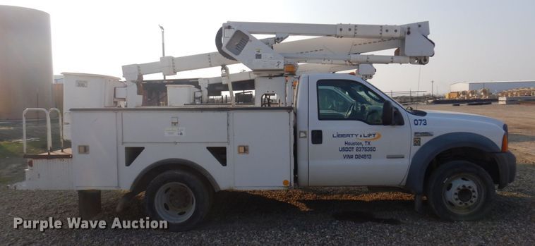 image for item KE9317 2005 Ford F450 Super Duty XL  bucket truck