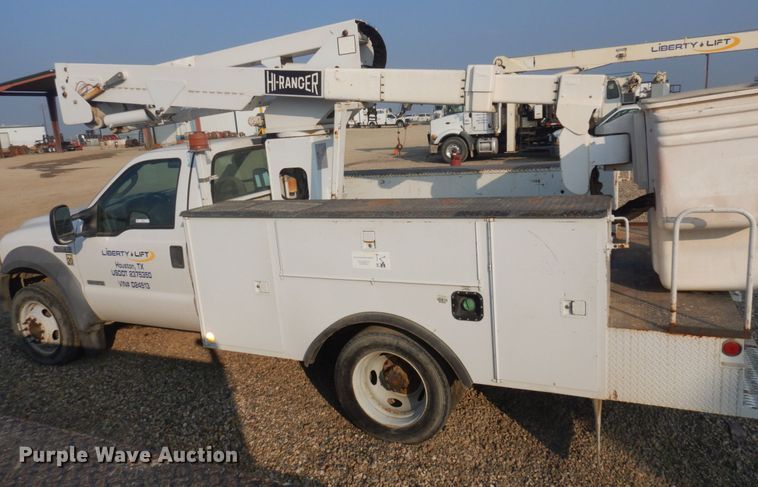image for item KE9317 2005 Ford F450 Super Duty XL  bucket truck