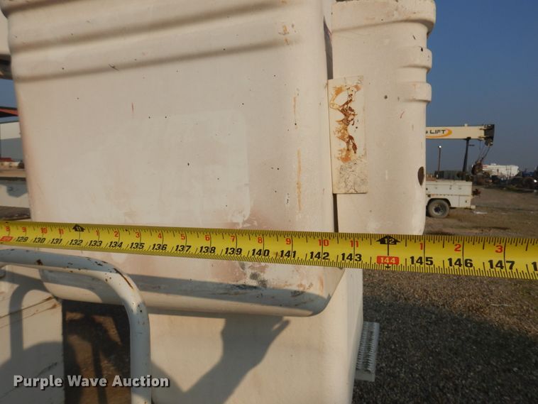 image for item KE9317 2005 Ford F450 Super Duty XL  bucket truck