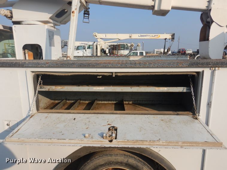 image for item KE9317 2005 Ford F450 Super Duty XL  bucket truck