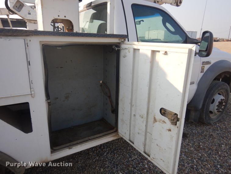 image for item KE9317 2005 Ford F450 Super Duty XL  bucket truck