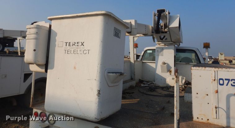 image for item KE9317 2005 Ford F450 Super Duty XL  bucket truck